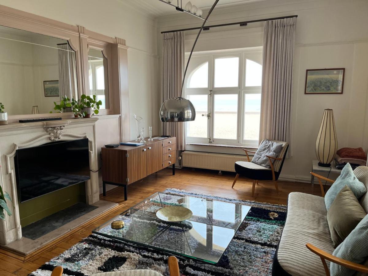 Uniek Appartement Op De Zeedijk Met Parking Ostende Extérieur photo